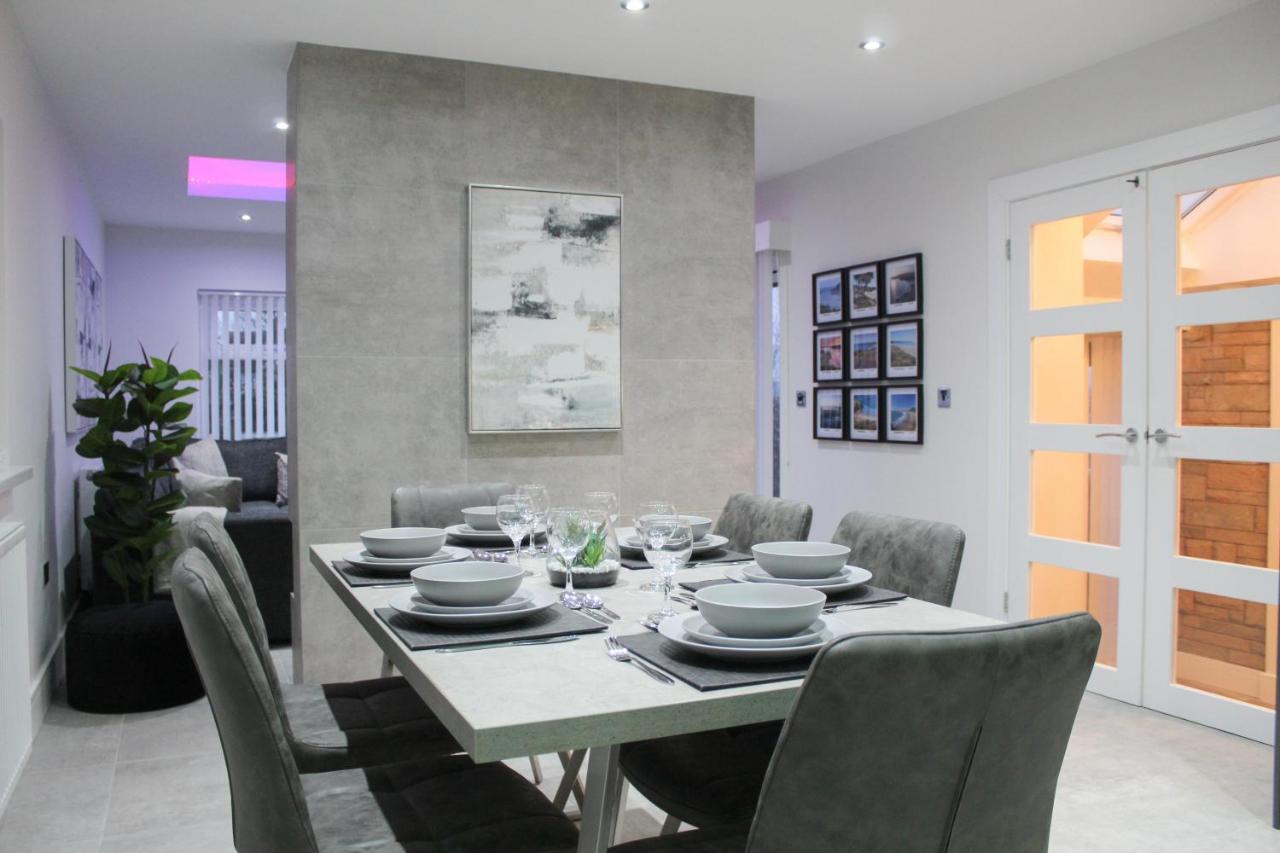Luxury Property With Hot Tub And Sea Views Oystermouth Exterior foto